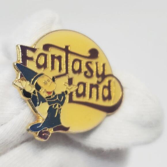Disney Parks Fantasyland Mickey VTG Walt Disney Productions Enamel Pin - Picture 2 of 12